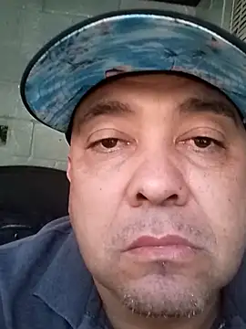 Snapshot of valboy08 chatting on April 5, 2026, 12:02 pm valboy08 online show from April 5, 2026, 12:02 pm