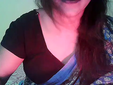 Model Srinika online show from October 24, 2025, 8:22 am