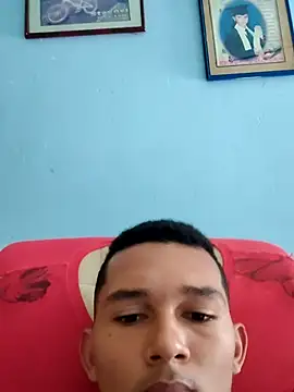 Snapshot of Rayangiss chatting on November 18, 2025, 3:38 pm Rayangiss online show from November 18, 2025, 3:38 pm