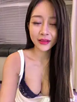 Snapshot of yiyi_3523 chatting on July 6, 2026, 3:03 pm yiyi 3523 online show from July 6, 2026, 3:03 pm