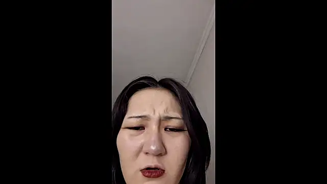 Lyndasilk online show from May 19, 2026, 4:24 pm