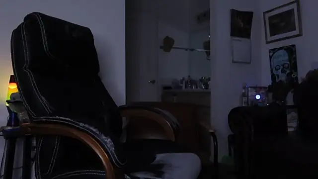 BellaBlueBBW online show from March 18, 2026, 12:30 pm