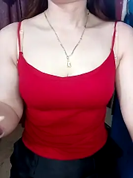 LeanaLy online show from April 16, 2026, 12:33 am