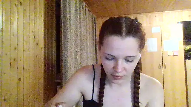 AmeliieLaFleur online show from April 14, 2026, 9:32 pm