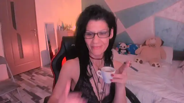 SweetSin40 online show from May 18, 2026, 7:31 pm