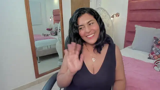 denisse khan online show from March 18, 2026, 10:13 pm