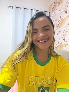 Snapshot of safadinhaquenteW chatting on June 15, 2026, 1:24 pm safadinhaquenteW online show from June 15, 2026, 1:24 pm