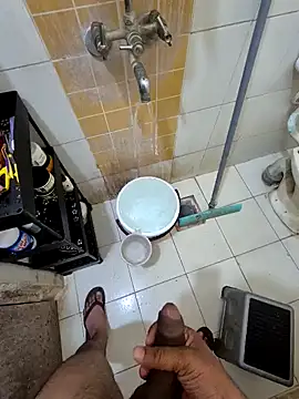 crawlerdrill online show from October 27, 2025, 3:21 am