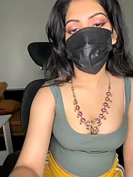 Snapshot of hey_wifey chatting on November 1, 2025, 11:45 am hey wifey online show from November 1, 2025, 11:45 am