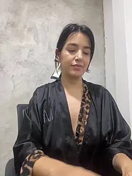 Snapshot of 1evelinewood chatting on March 12, 2025, 8:20 pm 1evelinewood online show from March 12, 2025, 8:20 pm