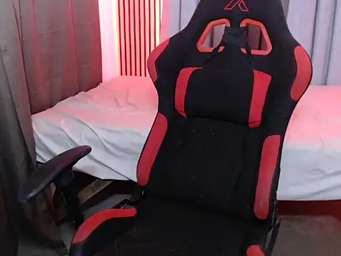 kettie  online show from November 30, 2025, 10:19 am