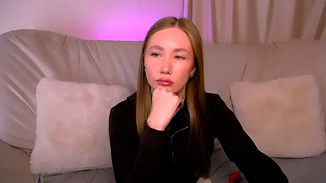 EllyColins online show from May 22, 2026, 3:13 am