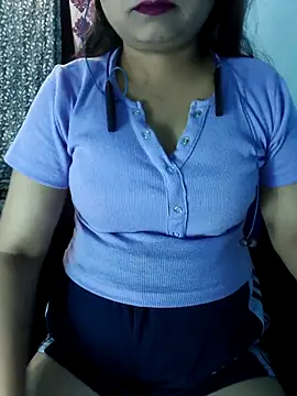 Model Show01 online show from November 17, 2025, 4:13 pm