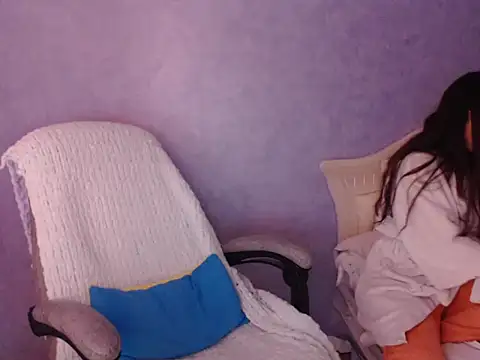 LuckyLisa23 online show from January 5, 2026, 5:38 pm