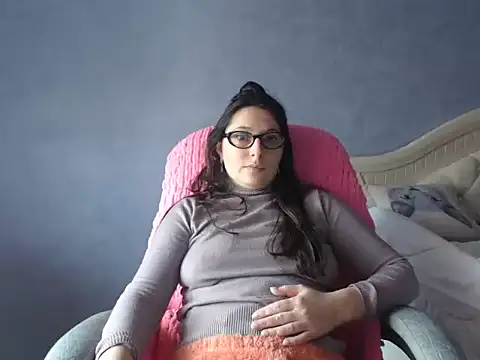 Snapshot of LuckyLisa23 chatting on March 2, 2026, 1:29 pm LuckyLisa23 online show from March 2, 2026, 1:29 pm