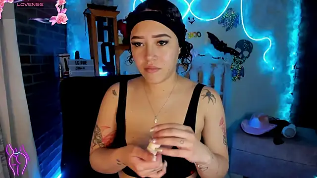 Snapshot of Lizz_martins chatting on October 16, 2025, 2:12 am Lizz martins online show from October 16, 2025, 2:12 am