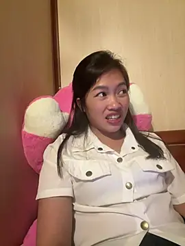 Snapshot of -Paige- chatting on February 6, 2026, 8:51 am -Paige- online show from February 6, 2026, 8:51 am