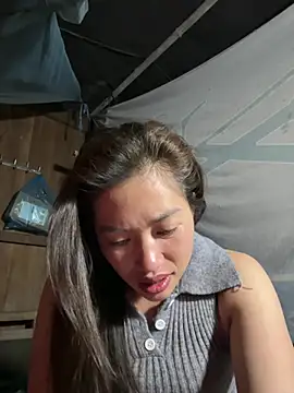 Snapshot of -Paige- chatting on February 17, 2026, 12:56 pm -Paige- online show from February 17, 2026, 12:56 pm