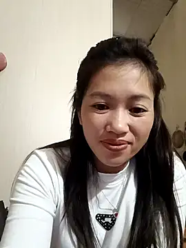 Snapshot of -Paige- chatting on February 23, 2026, 6:16 pm -Paige- online show from February 23, 2026, 6:16 pm