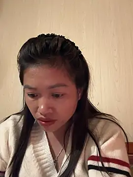 Snapshot of -Paige- chatting on March 7, 2026, 11:29 am -Paige- online show from March 7, 2026, 11:29 am