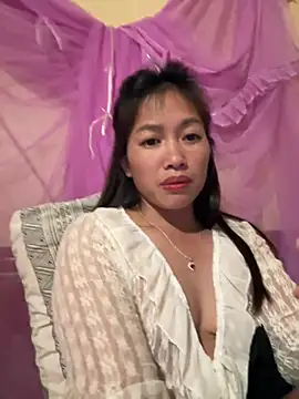 Snapshot of -Paige- chatting on March 31, 2026, 2:06 pm -Paige- online show from March 31, 2026, 2:06 pm