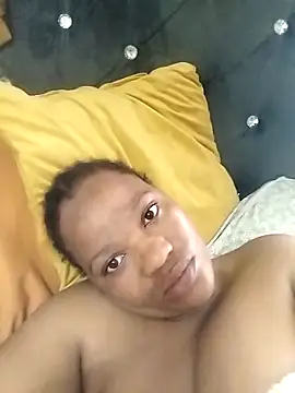 CaramelBoootie online show from April 5, 2026, 7:16 am