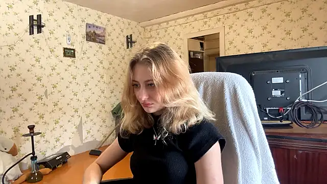 Snapshot of AmeliLia chatting on March 3, 2026, 11:27 am AmeliLia online show from March 3, 2026, 11:27 am