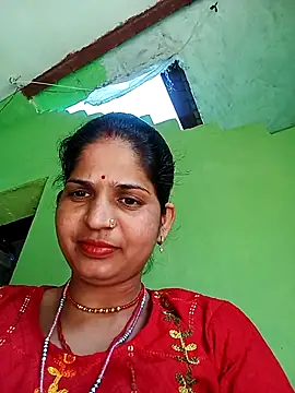 Karishma cute online show from November 11, 2025, 7:30 am