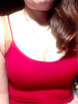 YiyinLy online show from March 19, 2026, 9:19 pm