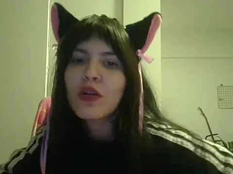 miapink33 online show from October 30, 2025, 11:49 pm