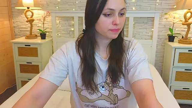 Snapshot of Soft_Lilly chatting on February 6, 2026, 6:18 am Soft Lilly online show from February 6, 2026, 6:18 am