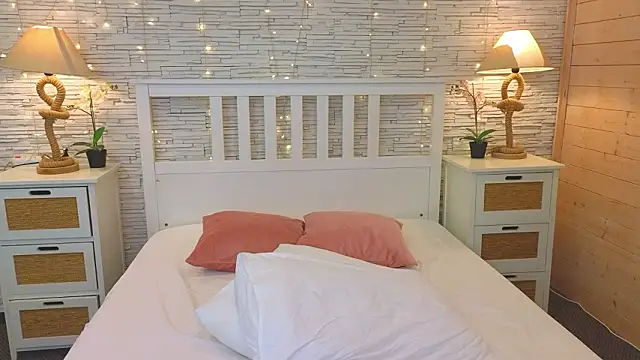 Snapshot of Soft_Lilly chatting on February 9, 2026, 6:17 am Soft Lilly online show from February 9, 2026, 6:17 am