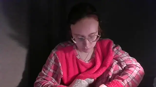 LuckySLove online show from April 4, 2026, 7:22 pm