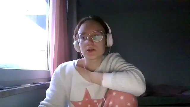 LuckySLove online show from May 31, 2026, 7:04 pm