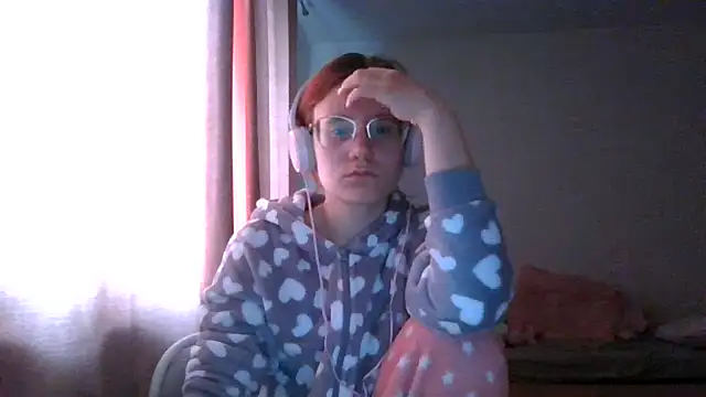 LuckySLove online show from June 17, 2026, 5:25 pm