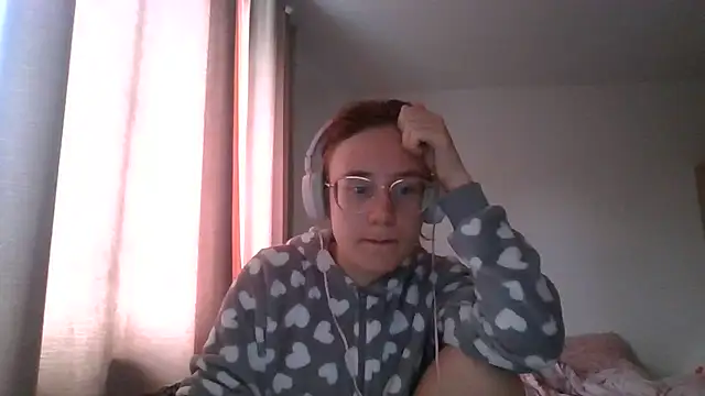 LuckySLove online show from July 7, 2026, 3:05 pm