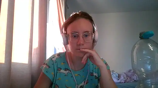 LuckySLove online show from July 10, 2026, 6:32 pm