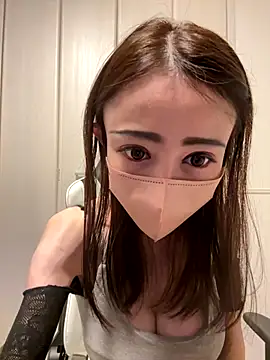 Snapshot of ericiii chatting on November 11, 2025, 6:35 am ericiii online show from November 11, 2025, 6:35 am