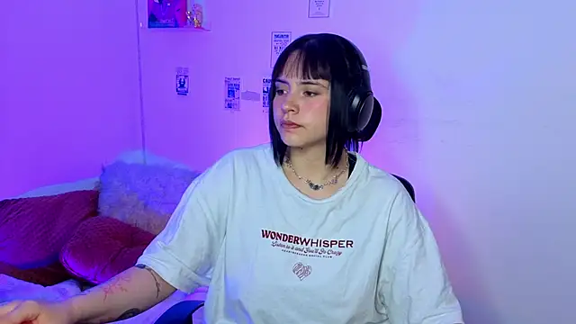 Emily Lindey online show from April 9, 2026, 6:19 am