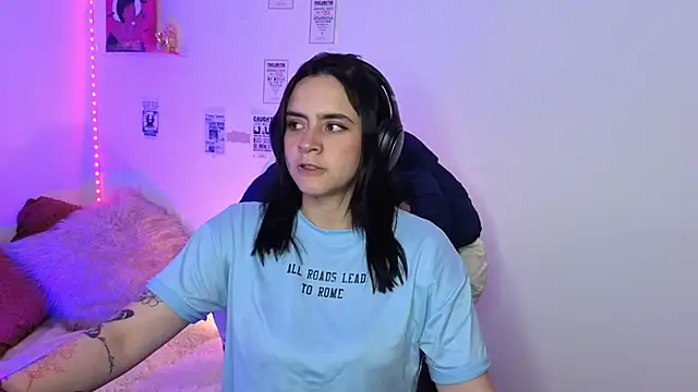 Emily Lindey online show from April 10, 2026, 4:06 am