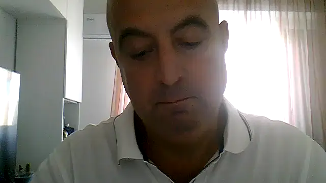 Snapshot of mirko1702 chatting on October 15, 2025, 11:54 am mirko1702 online show from October 15, 2025, 11:54 am