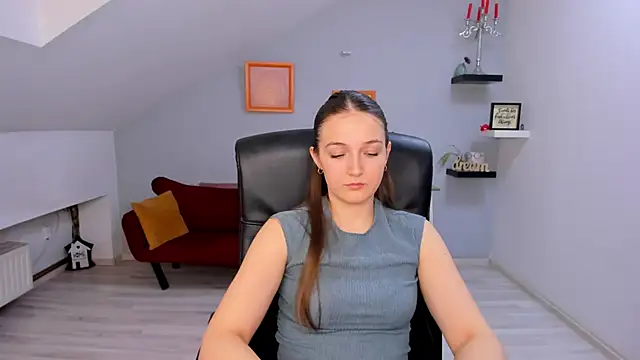 Snapshot of AnneWilsonn chatting on April 21, 2026, 11:05 am AnneWilsonn online show from April 21, 2026, 11:05 am