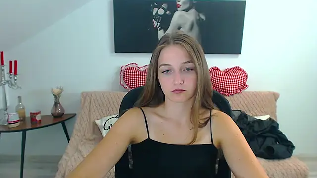 Snapshot of AnneWilsonn chatting on July 24, 2026, 6:44 am AnneWilsonn online show from July 24, 2026, 6:44 am