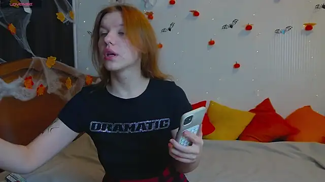 MeganNewCat online show from October 29, 2025, 10:06 am