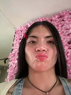 PamelaJonsom  online show from April 14, 2026, 11:27 am