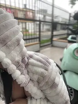 PamelaJonsom  online show from April 23, 2026, 12:29 pm