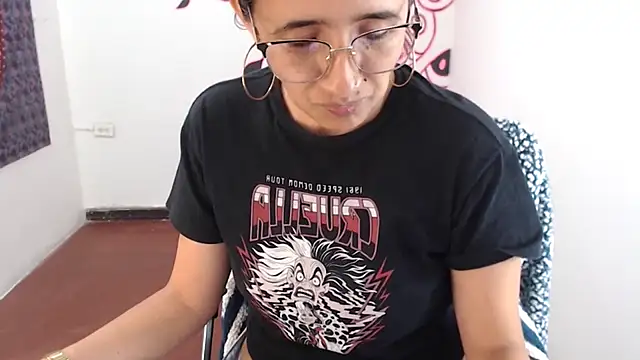 Lucyy Naugthy online show from March 13, 2026, 1:51 pm