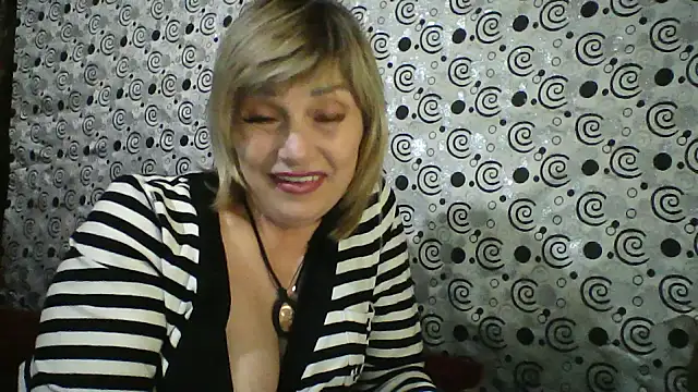 Snapshot of Lia_Ray chatting on October 21, 2025, 7:58 pm Lia Ray online show from October 21, 2025, 7:58 pm