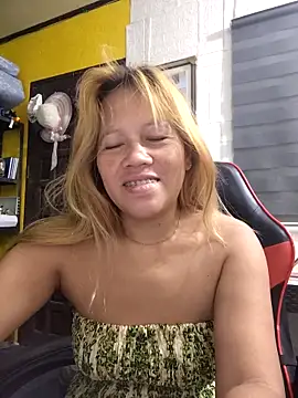 Snapshot of CockBiter83 chatting on April 16, 2026, 12:44 am CockBiter83 online show from April 16, 2026, 12:44 am