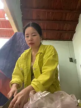 Listen-ly online show from December 17, 2025, 4:40 am